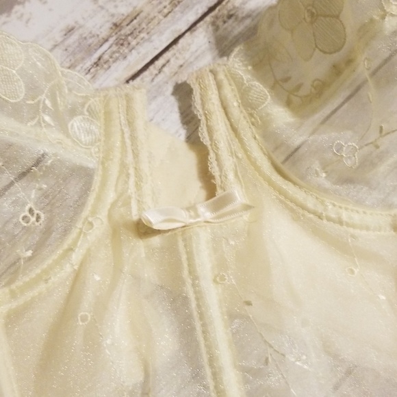 Vintage Cream Lingerie Size 36B/C - Picture 3 of 7
